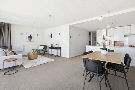 Photo of property in Montreaux Apartments, 9i/164 The Terrace, Wellington Central, Wellington, 6011