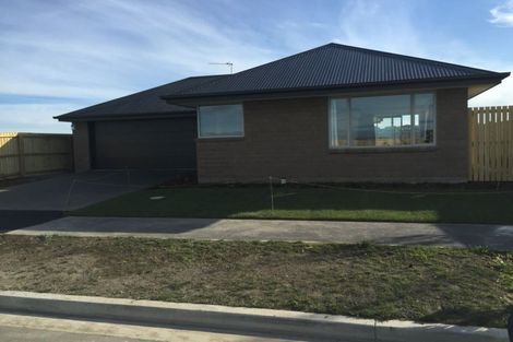 Photo of property in 3 Bradwell Crescent, Halswell, Christchurch, 8025