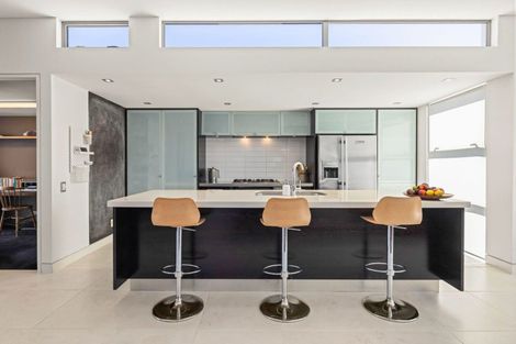 Photo of property in 19 Kilmore Street, Christchurch Central, Christchurch, 8013