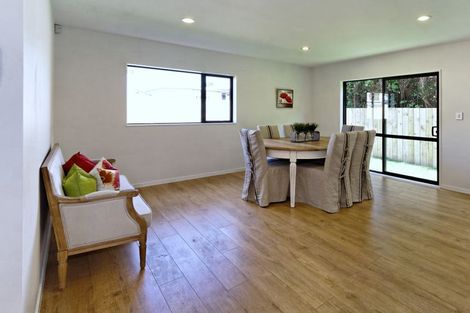 Photo of property in 4136a Great North Road, Glendene, Auckland, 0602