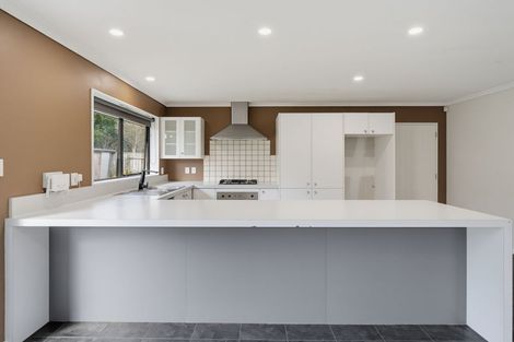 Photo of property in 72 Geneva Terrace, Kelvin Grove, Palmerston North, 4414