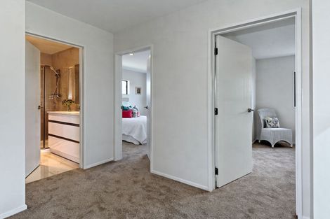 Photo of property in 4136a Great North Road, Glendene, Auckland, 0602