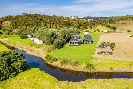 Photo of property in 847 Whangaruru North Road, Whangaruru, Russell, 0184