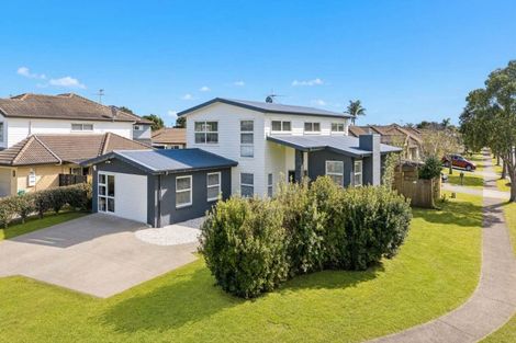 Photo of property in 39 Stranraer Crescent, Wattle Downs, Auckland, 2103