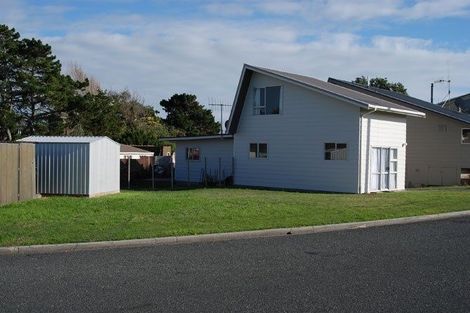 Photo of property in 146 Karewa Parade, Papamoa Beach, Papamoa, 3118