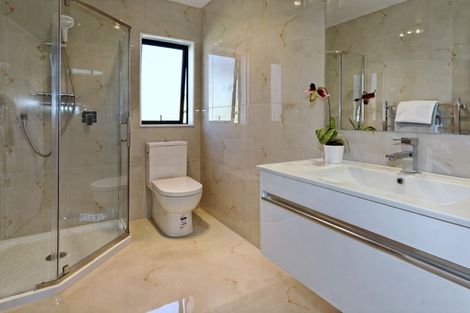 Photo of property in 4136a Great North Road, Glendene, Auckland, 0602