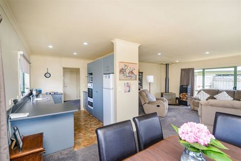 Photo of property in 6 Almond Grove, Feilding, 4702