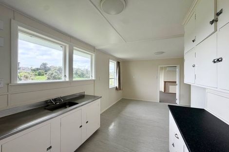 Photo of property in 72-74 Banks Street, Marfell, New Plymouth, 4310