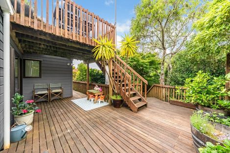 Photo of property in 33 Oak Avenue, Paremata, Porirua, 5024