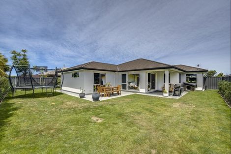 Photo of property in 17 Aoraki Road, Poraiti, Napier, 4112