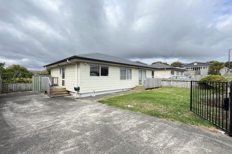 Photo of property in 4 Dimock Street, Titahi Bay, Porirua, 5022