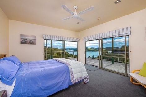 Photo of property in 104 Te Wahapu Road, Russell, 0272