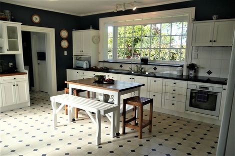 Photo of property in 27 Pukepapa Road, Marton, 4710