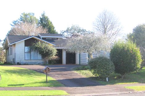 Photo of property in 11 Mcinnes Place, Queenwood, Hamilton, 3210