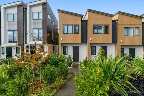 Photo of property in 75 Morihana Close, Glen Eden, 0602