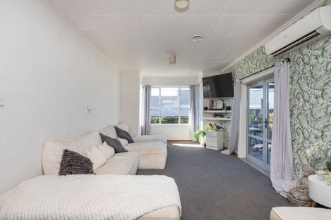 Photo of property in 11 Smith Street, Dannevirke, 4930