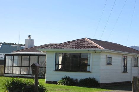 Photo of property in 5 Taylor Street, Foxton Beach, Foxton, 4815