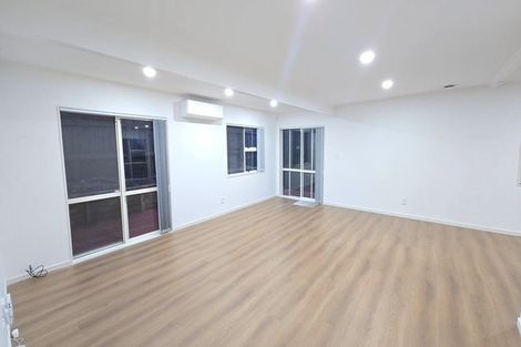 Photo of property in 2/9 Kells Place, Botany Downs, Auckland, 2010