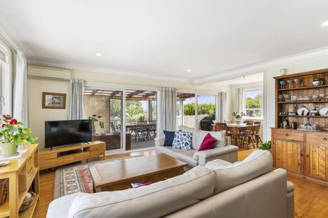 Photo of property in 32 Windy Ridge Road, Glenfield, Auckland, 0629