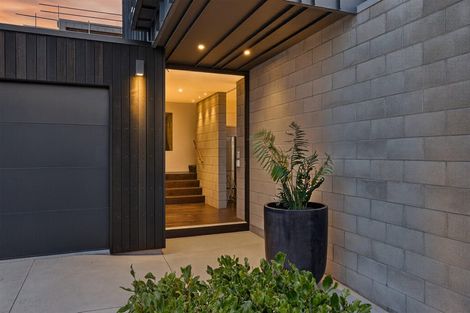 Photo of property in 98 Major Hornbrook Road, Mount Pleasant, Christchurch, 8081