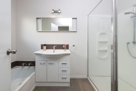 Photo of property in 1 Red Bluff Rise, Campbells Bay, Auckland, 0630