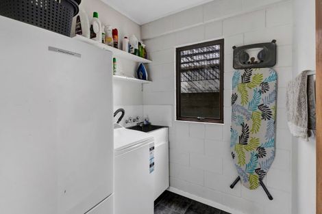 Photo of property in 17 Caledonia Place, Highlands Park, New Plymouth, 4312