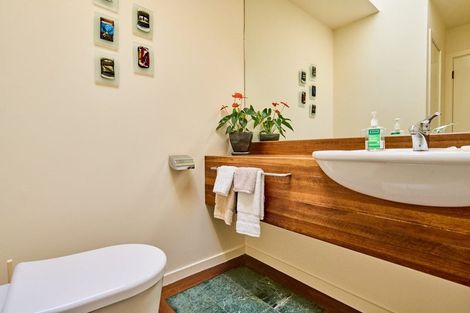 Photo of property in 63 Roxburgh Street, Mount Victoria, Wellington, 6011