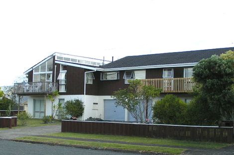 Photo of property in 2/21-23 Bayview Road, Hauraki, Auckland, 0622