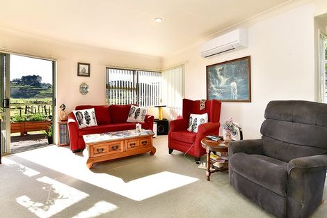 Photo of property in 4/12 Miro Street, Helensville, 0800