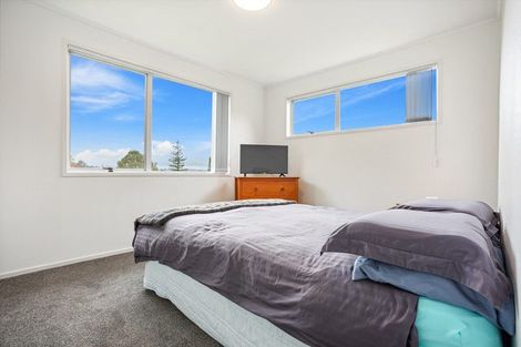 Photo of property in 44 Clyma Place, Massey, Auckland, 0614
