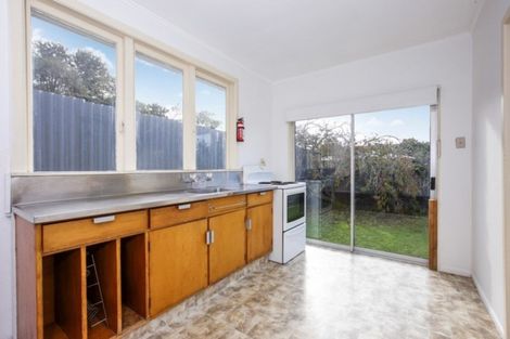 Photo of property in 16 Jamaica Place, Blockhouse Bay, Auckland, 0600