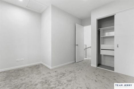 Photo of property in 27 Kuaha Road, Massey, Auckland, 0614