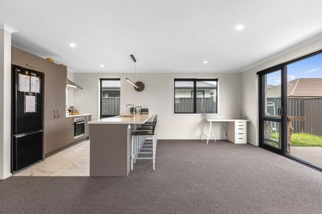 Photo of property in 8 Ash Lane, Omokoroa, 3114