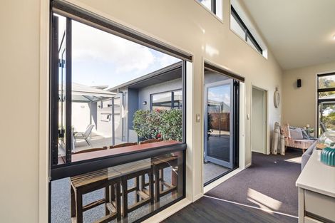 Photo of property in 5/454 Stoney Creek Road, Kelvin Grove, Palmerston North, 4470