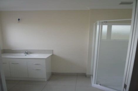 Photo of property in 24 Fairchild Avenue, Goodwood Heights, Auckland, 2105