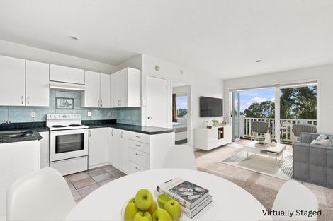 Photo of property in 19/72 Kitchener Road, Milford, Auckland, 0620