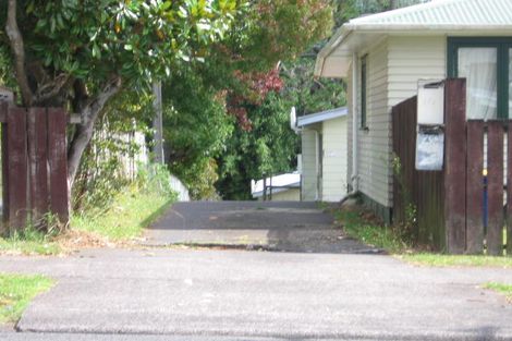 Photo of property in 2/16 Sabulite Road, Kelston, Auckland, 0602