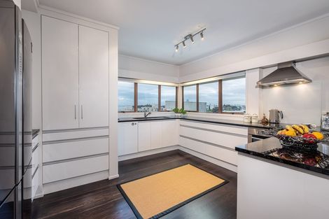 Photo of property in 4/6b The Promenade, Takapuna, Auckland, 0622