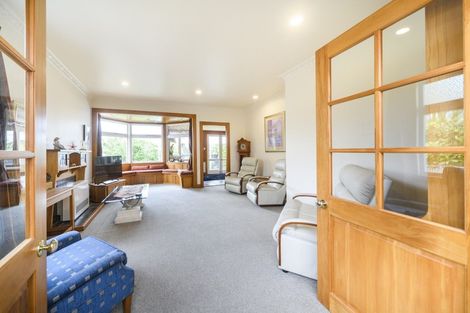 Photo of property in 16 Manapouri Crescent, Hokowhitu, Palmerston North, 4410