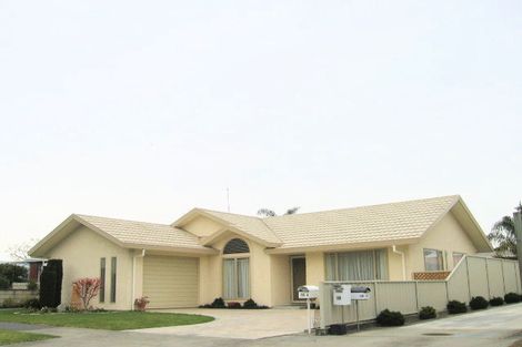 Photo of property in 13 Howard Road, Taradale, Napier, 4112