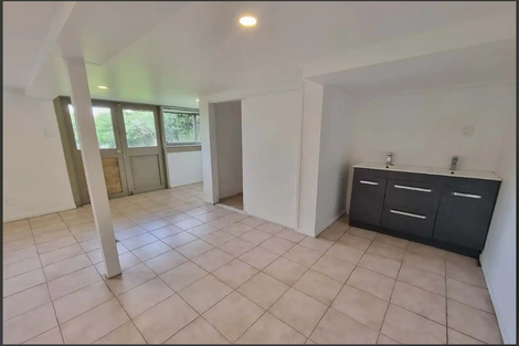 Photo of property in 151 Bleakhouse Road, Mellons Bay, Auckland, 2014