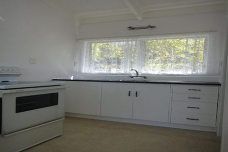 Photo of property in 639a Glenfield Road, Totara Vale, Auckland, 0629