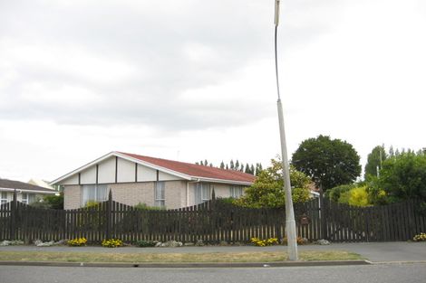 Photo of property in 18 Medina Crescent, Parklands, Christchurch, 8083