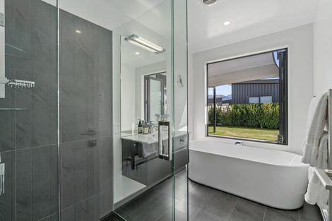 Photo of property in 3 Kahu Close, Wanaka, 9305