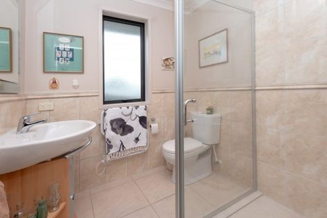 Photo of property in 29a Advene Road, Cockle Bay, Auckland, 2014