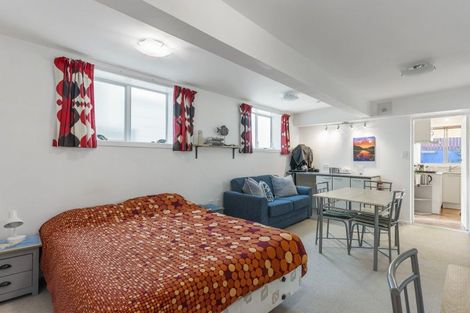 Photo of property in 16 Tamar Street, Island Bay, Wellington, 6023