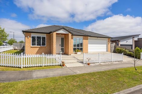 Photo of property in 3 Konoba Avenue, Kumeu, 0810