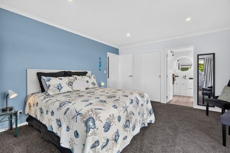 Photo of property in 4 Pinedale Crescent, Riversdale Beach, Masterton, 5872