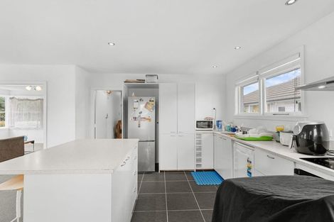 Photo of property in 37 Greendale Avenue, Avonhead, Christchurch, 8042