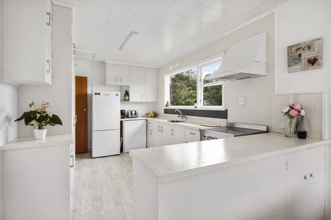 Photo of property in 48 Thurleigh Grove, Karori, Wellington, 6012